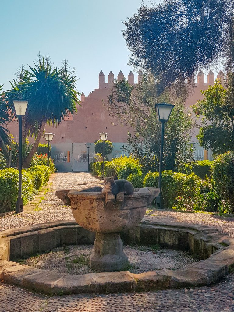 Brunnen in den andalusischen Gärten