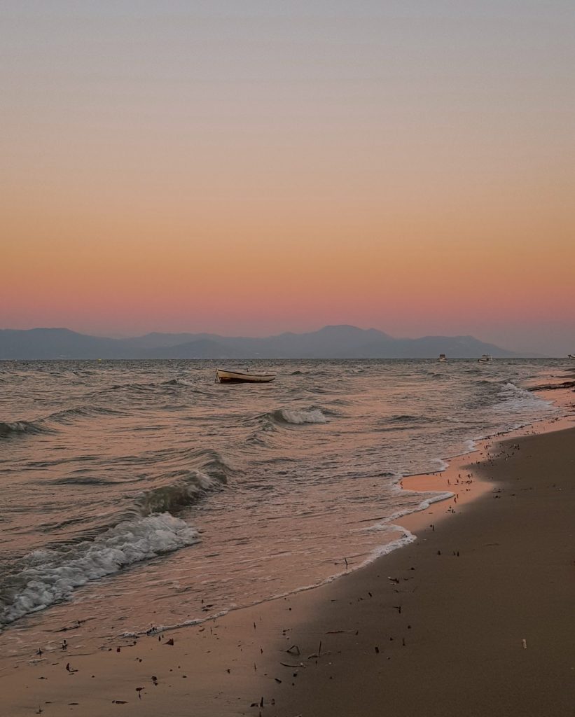 Sonnenuntergang am Strand von Kavos