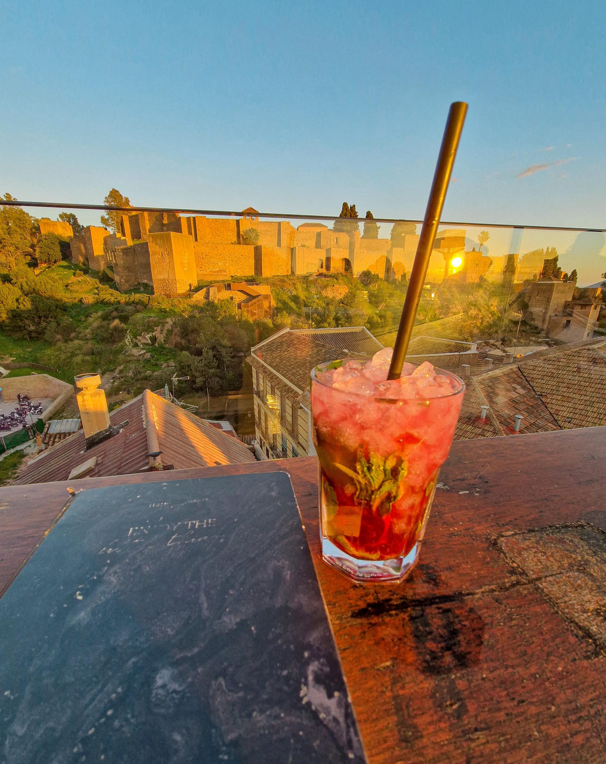Cocktails im La Terraza de La Alcazaba