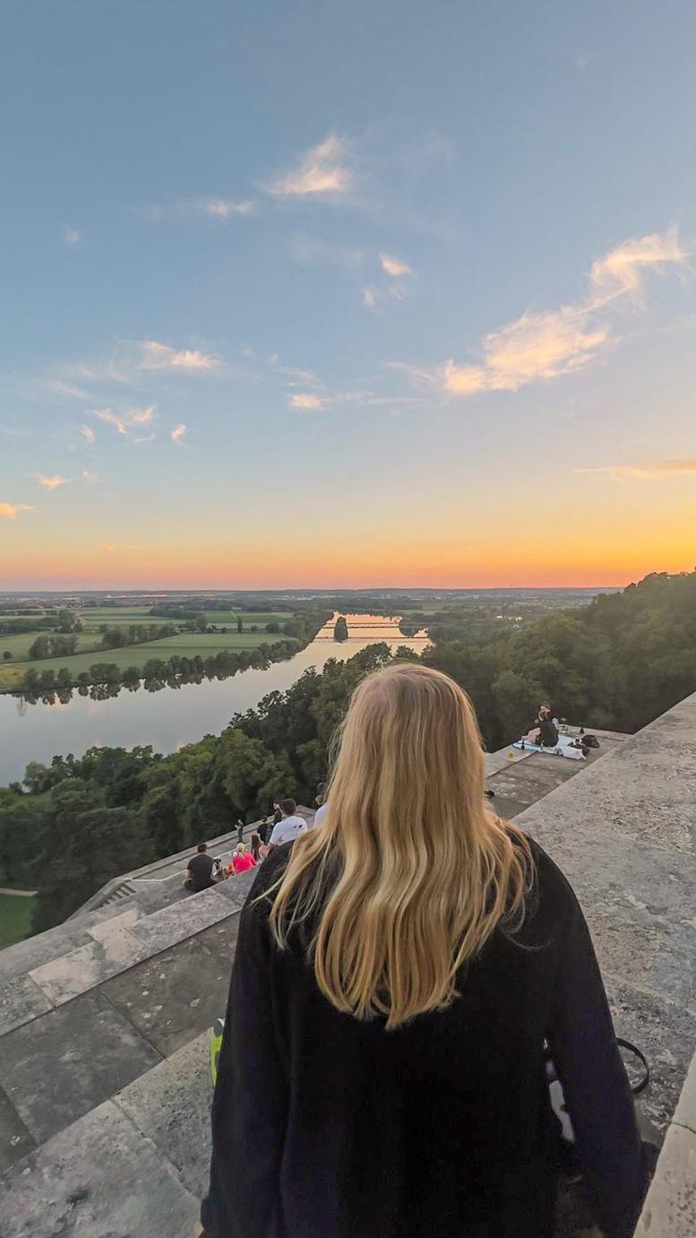 Sonnenuntergang an der Walhalla einem beliebten Ausflugsziel von Regesburg