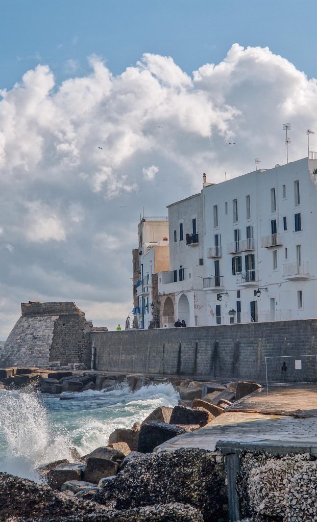 Stadtzentrum von Monopoli mit Hafenpromenade
