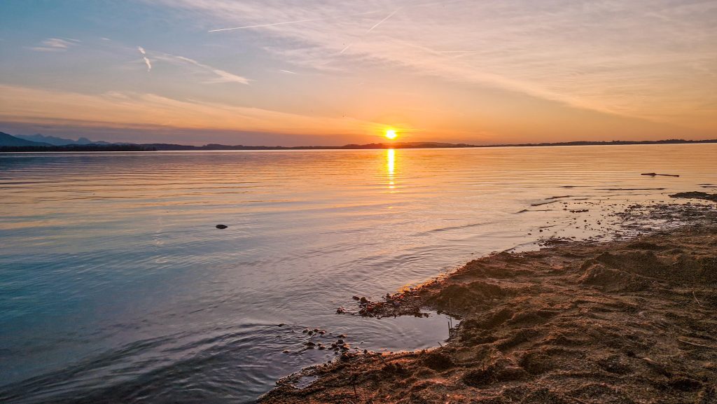 Sonnenuntergang Übersee in der Beachbar