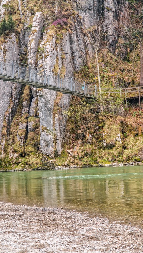 Die besten Ausflugsziele am Chiemsee: Entenlochklamm mit Hängebrücken in Österreich