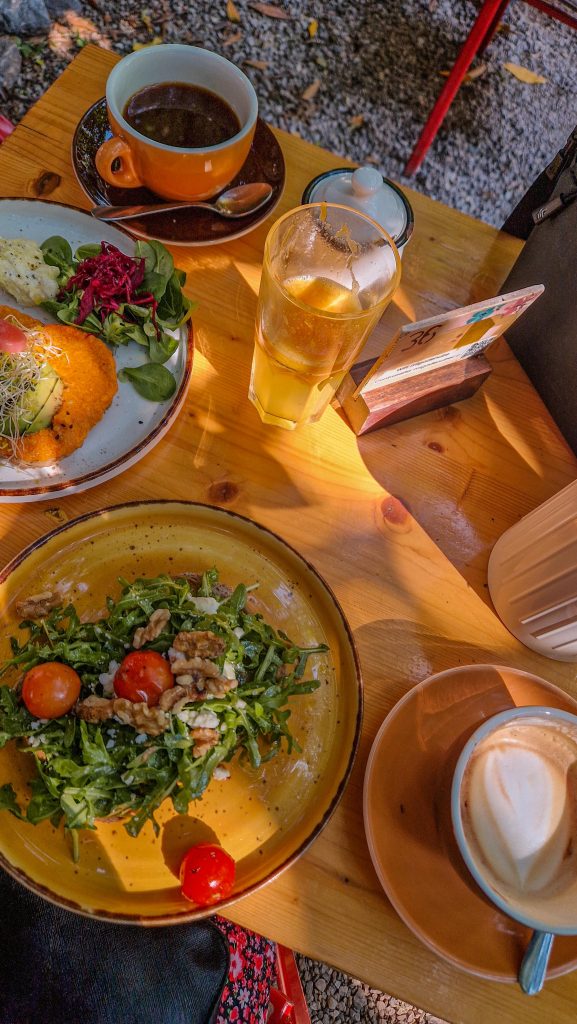 Leckeres Frühstück im schönsten Café Sollers Miga de nube