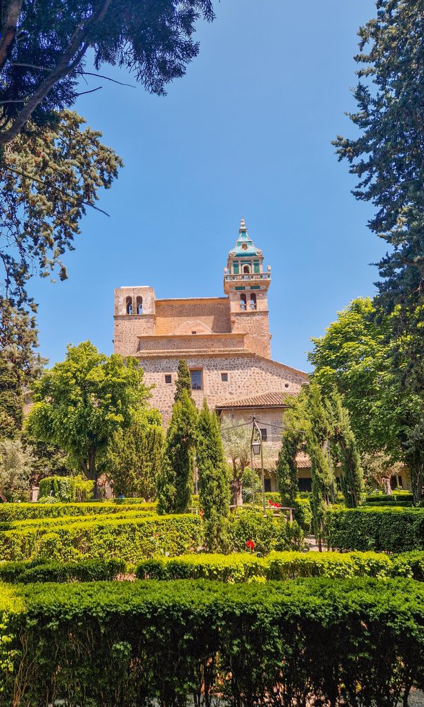 Valldemossa: Sehenswürdigkeiten, Cafés und Hotels