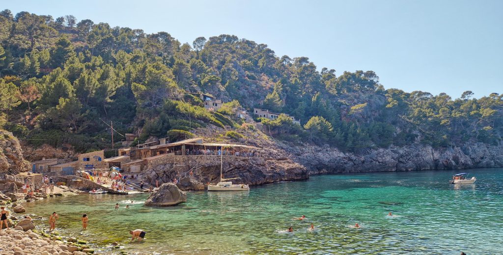 Baden in der Serra de Tramuntana: Cala Deià