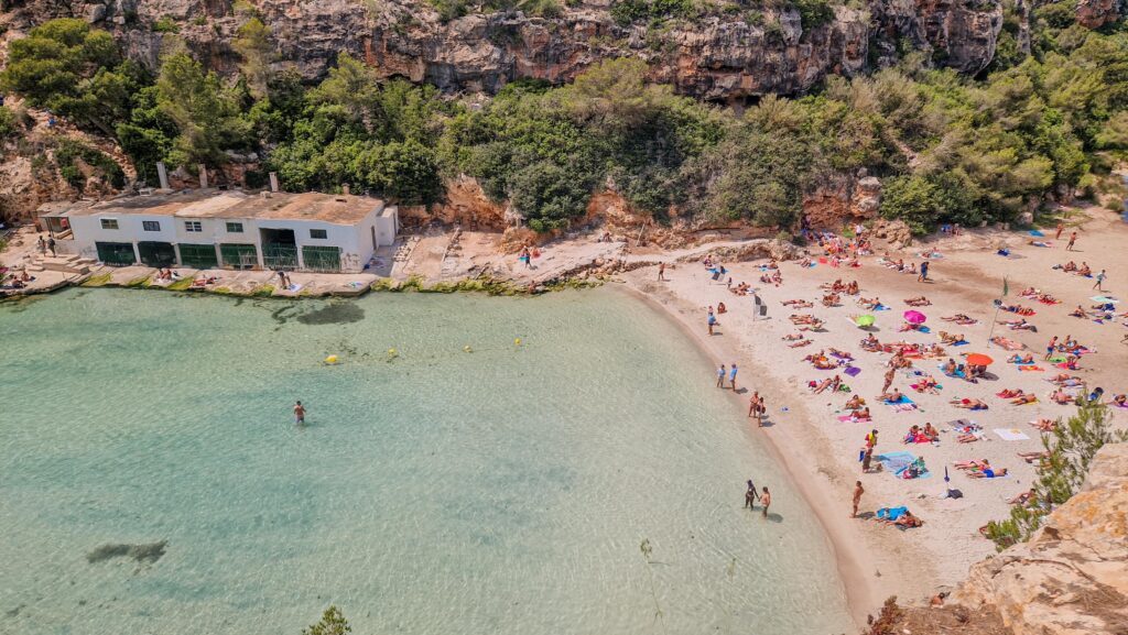 Die wunderschöne Cala Pi mit klarem Wasser