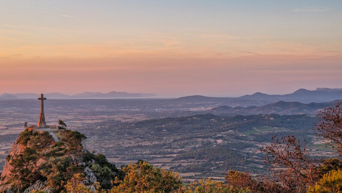 Mallorca im Sonnenuntergang mit Ausblick