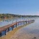 Spaziergang entlang der Strandpromenade in Stegen am Ammersee