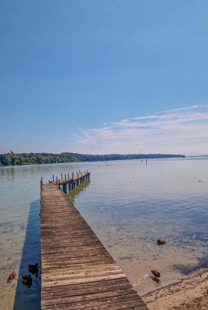 Steg am Ammersee an einem Sommertag