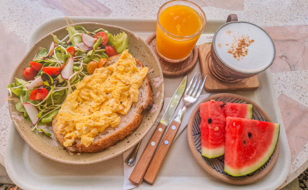 Frühstück auf Koh Mook