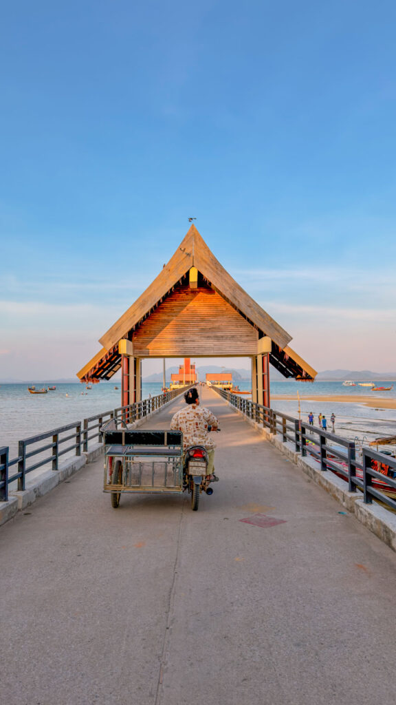 Pier auf Koh Mook und Anreise auf die Insel