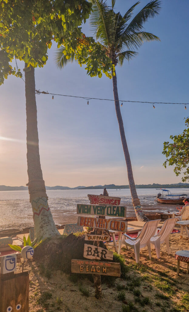 Buffalo Bar auf Koh Yao Noi ist eine der schönsten Beach Bars der Insel