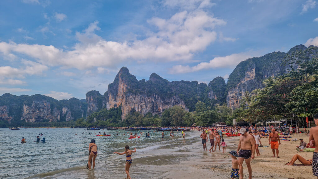 Massentourismus auf der Railay Halbinsel in Thailand