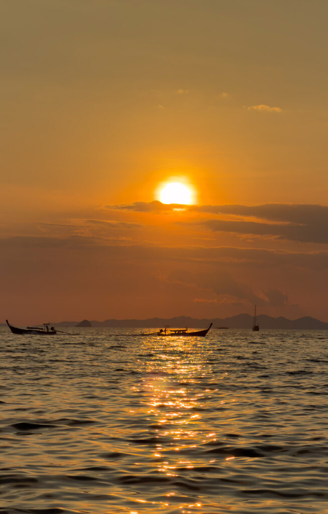 Dramatische Farben am Himmel über Ao Nang