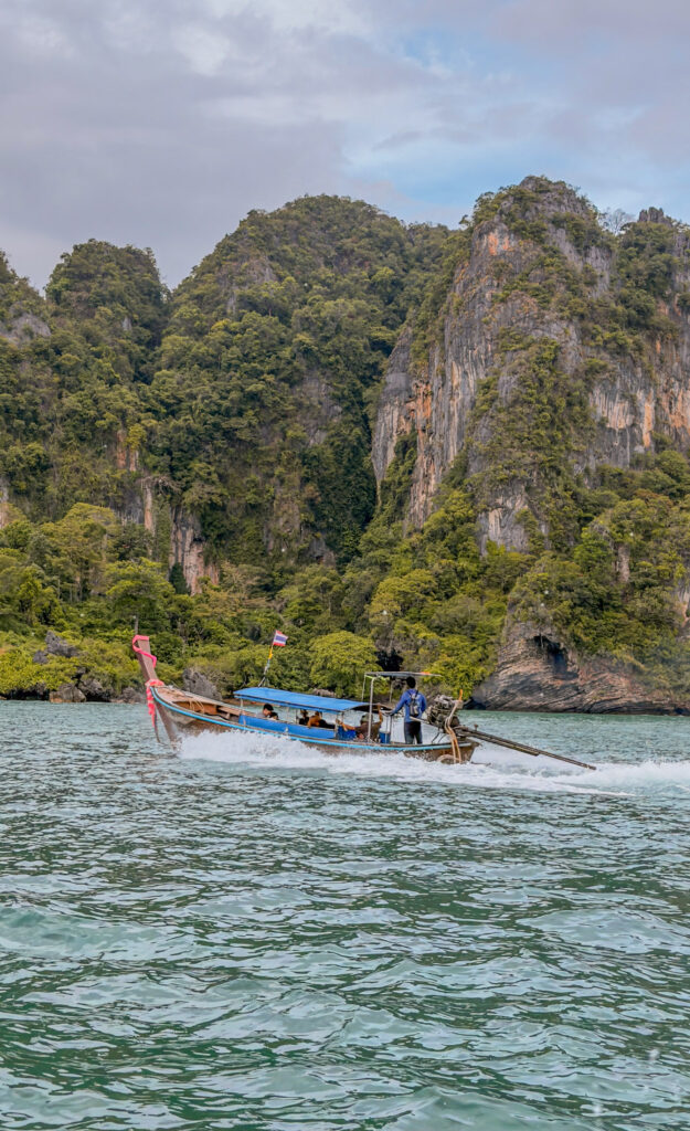 Wie komme ich am besten nach Railay Beach: Bootsfahrt ab Krabi